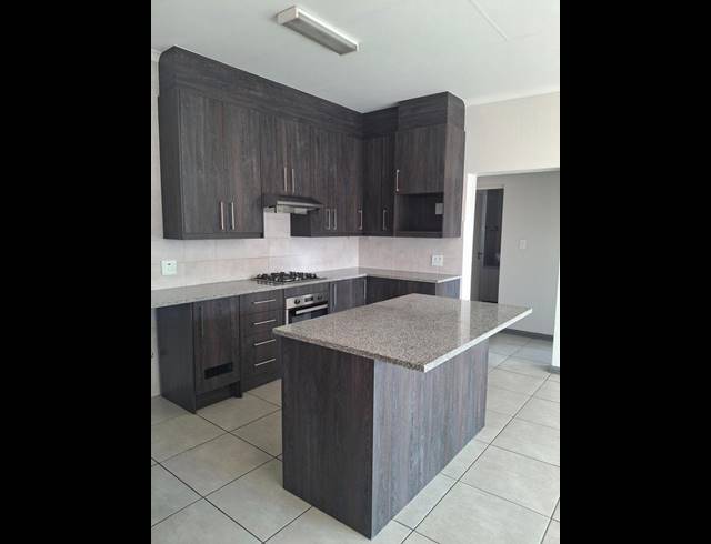 2 BEDROOM PROPERTY TO RENT IN VICTORY PARK
